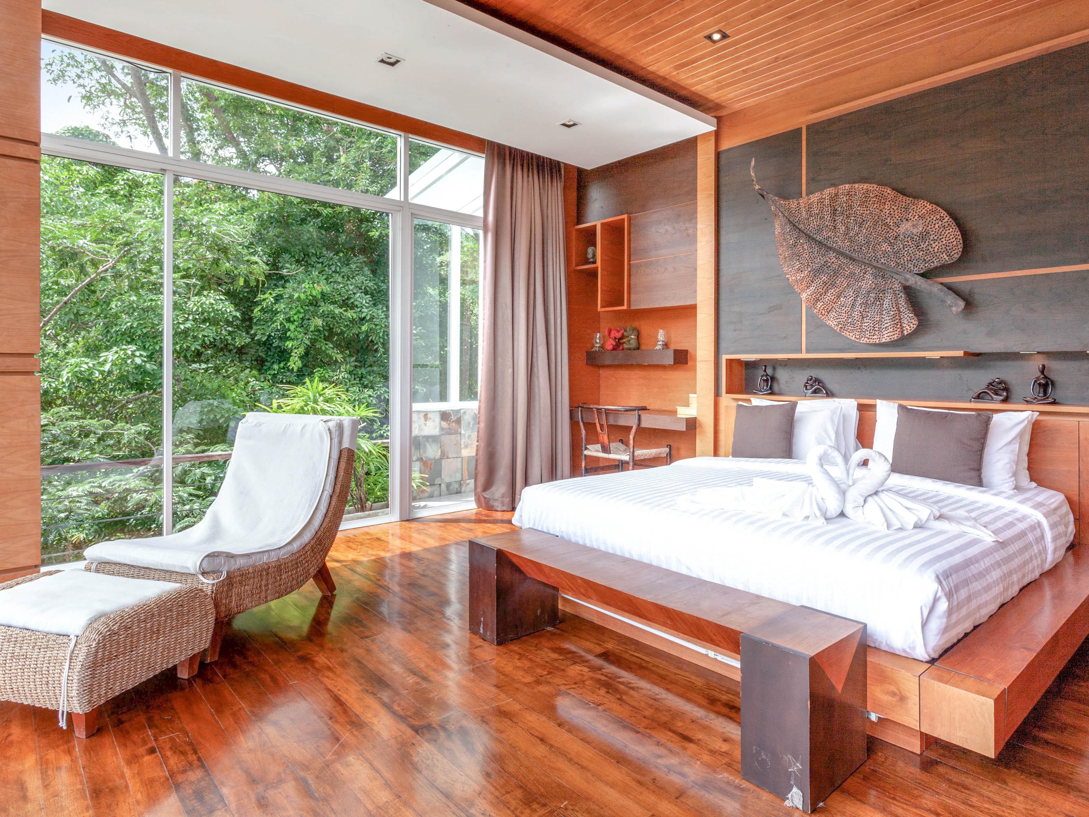 bedroom_natural_light_1.jpg