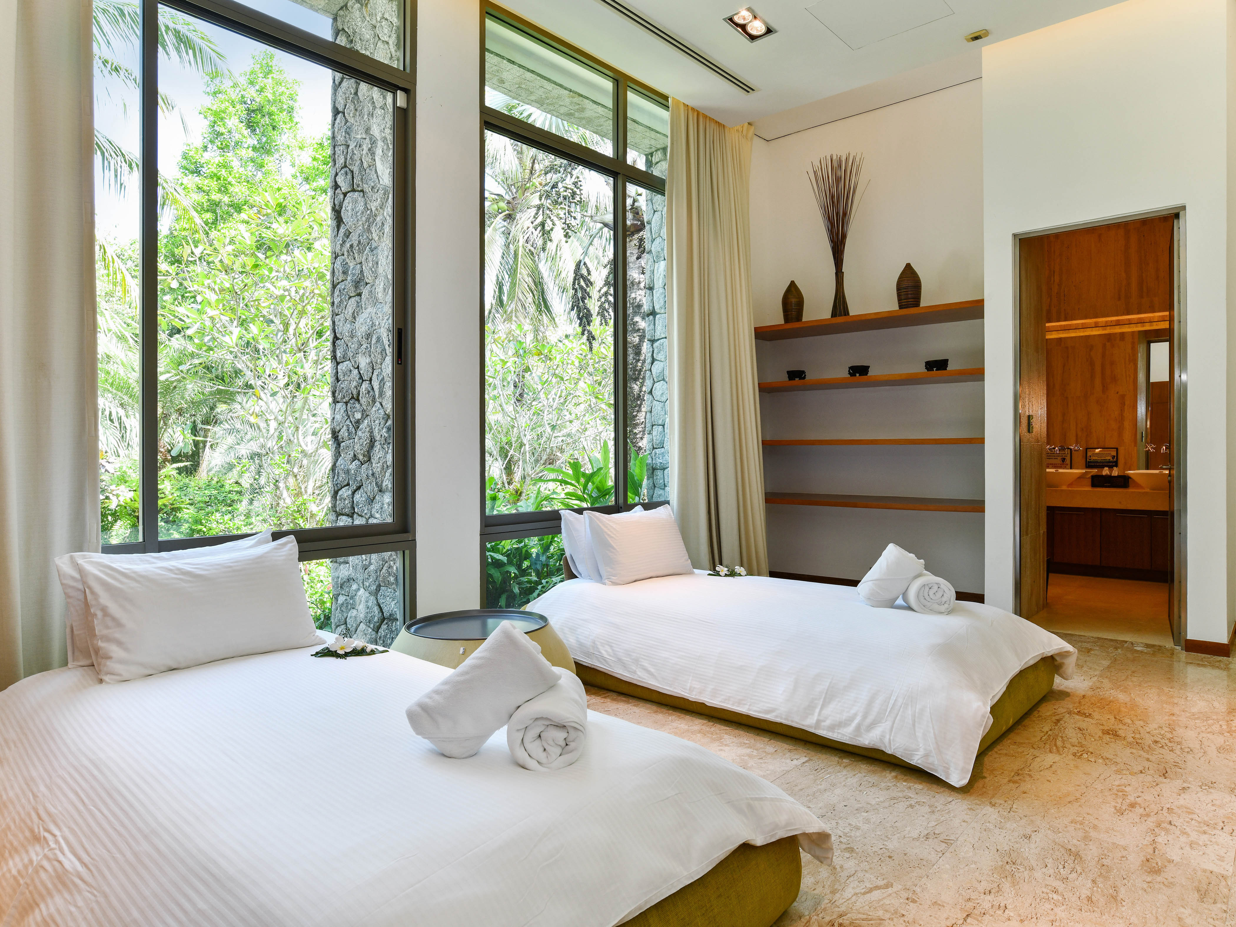 bedroom_natural_light_3.jpg