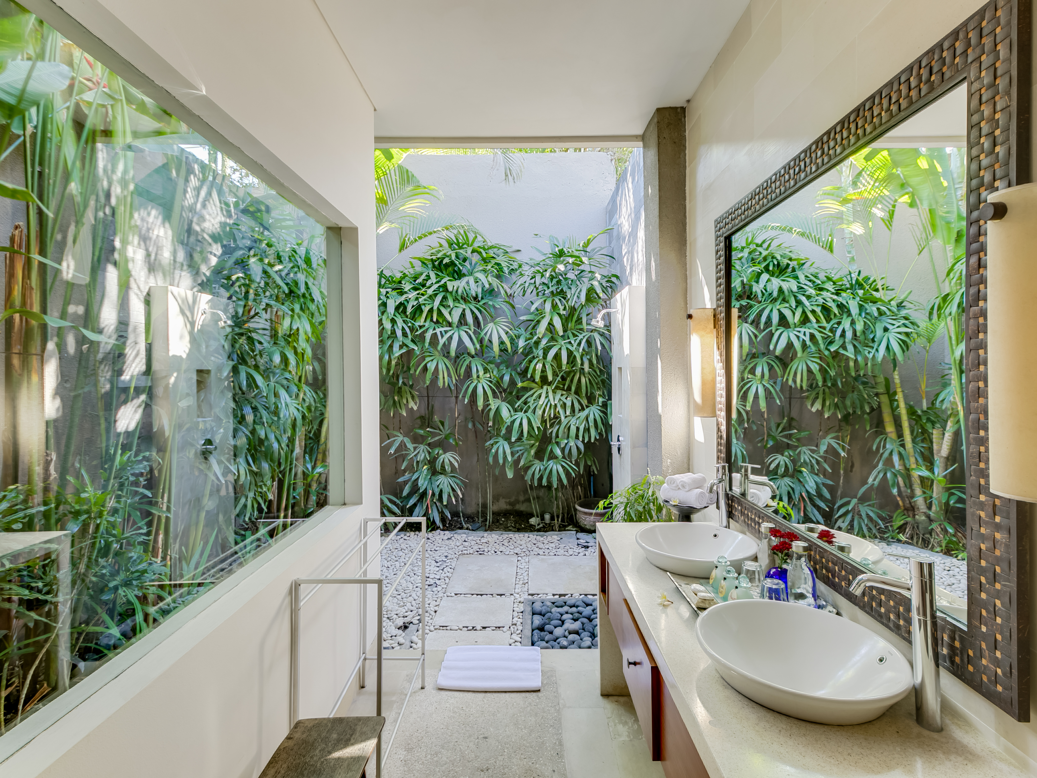 Bathroom_3.jpg