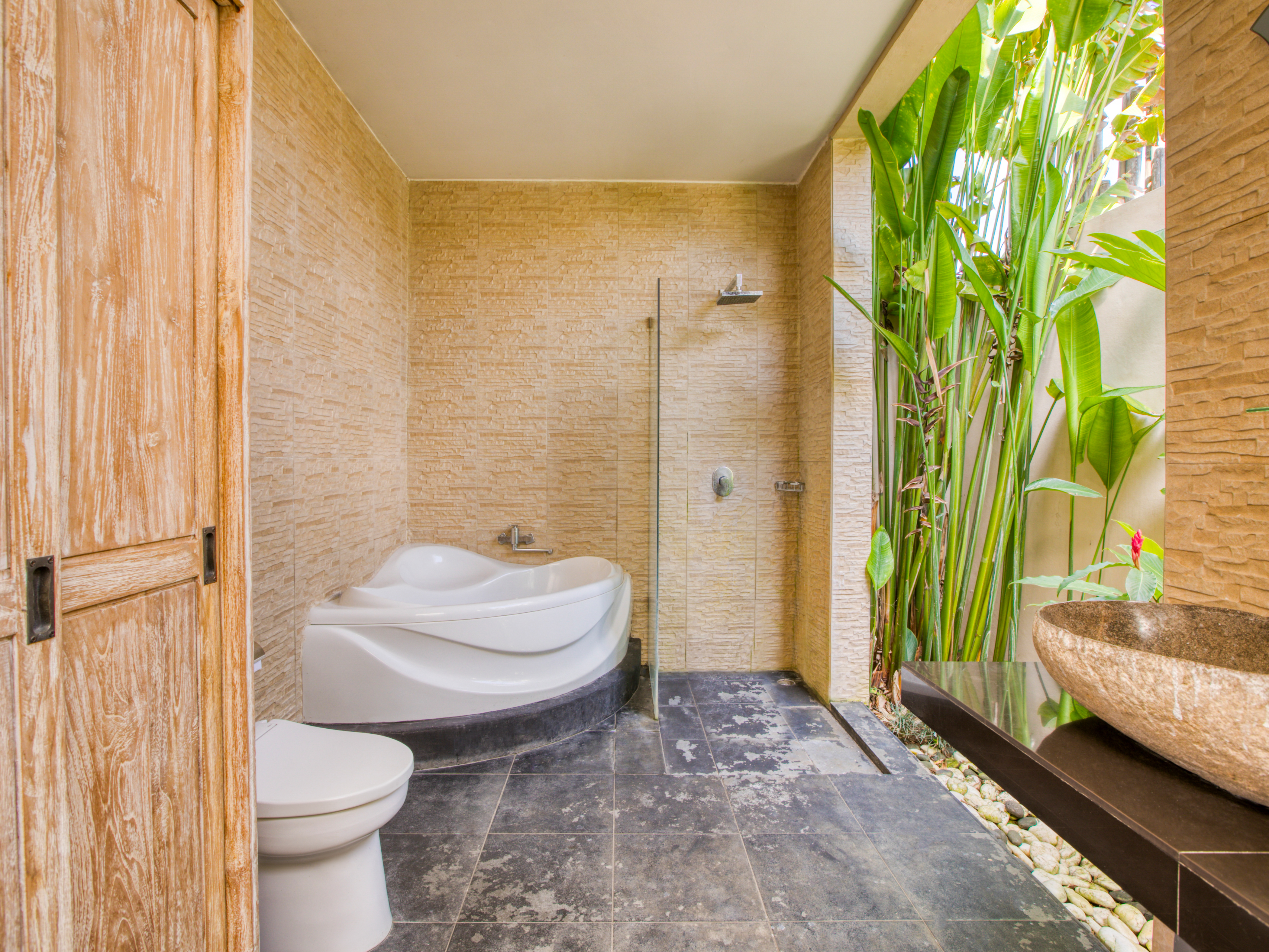 Bathroom_1.jpg